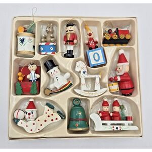 READ 12 Vtg Miniature Wooden Christmas Tree Ornaments Hand-Painted